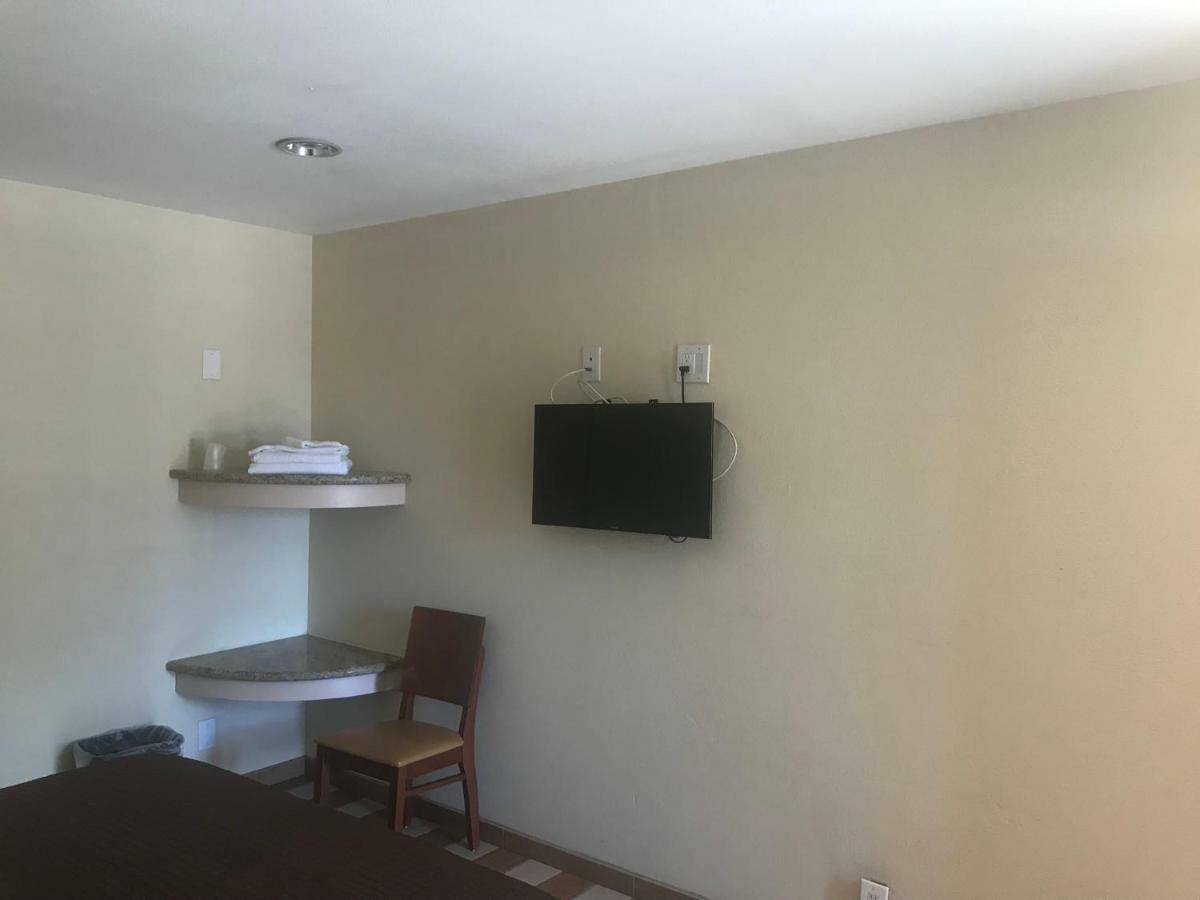 All 8 Hotel Long Beach